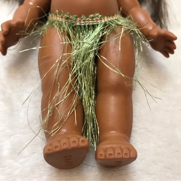 Vintage Japanese Shiba rubber kawaii native doll with hula skirt - Picture 4 of 8
